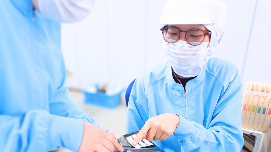 品質管理職 A.Iの仕事中の様子