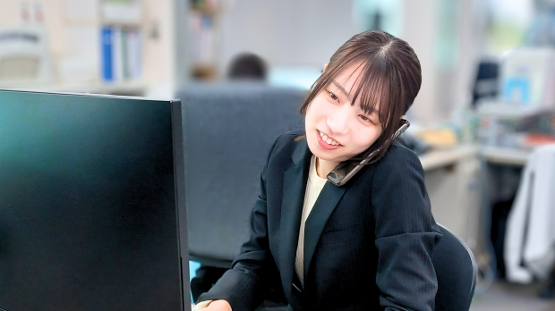 営業部 N.Kの仕事中の様子