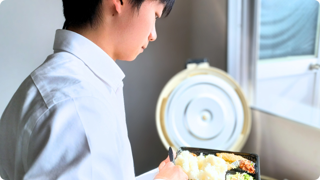 開発職Y.Nの仕事中の様子
